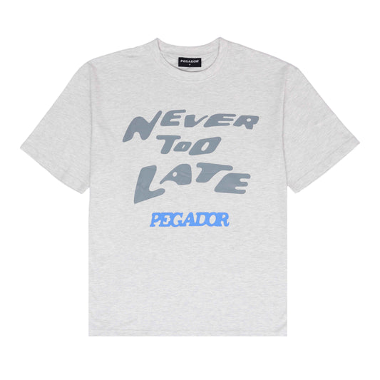 Pegador Silver Gray "Never Too Late" oversized T